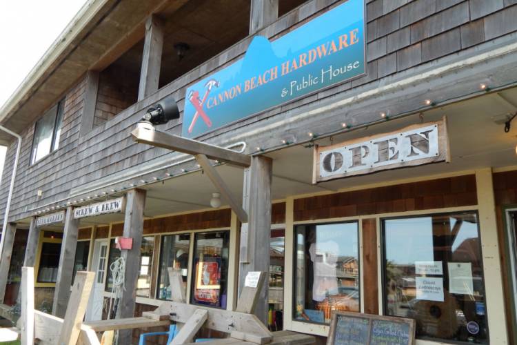 Cannon Beach Hardware and Public House